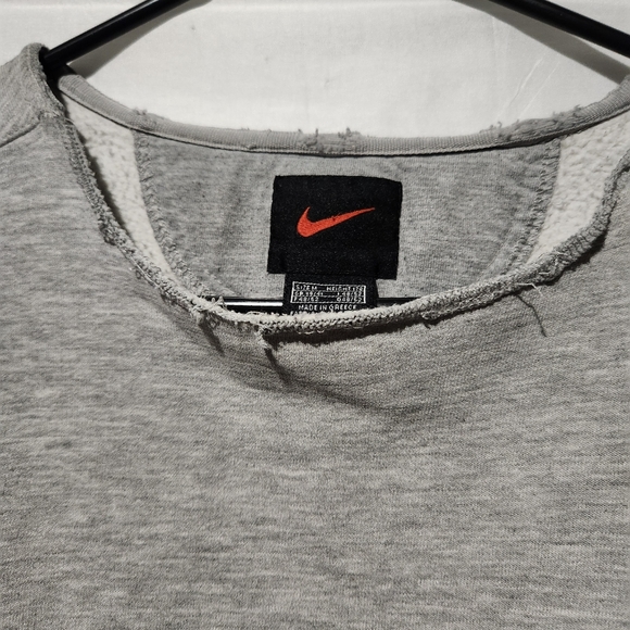 Distressed Nike Sweatshirt - Picture 6 of 6